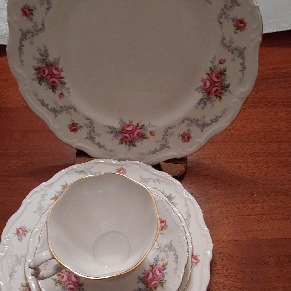 Royal Albert Tranquilty 5 piece place set